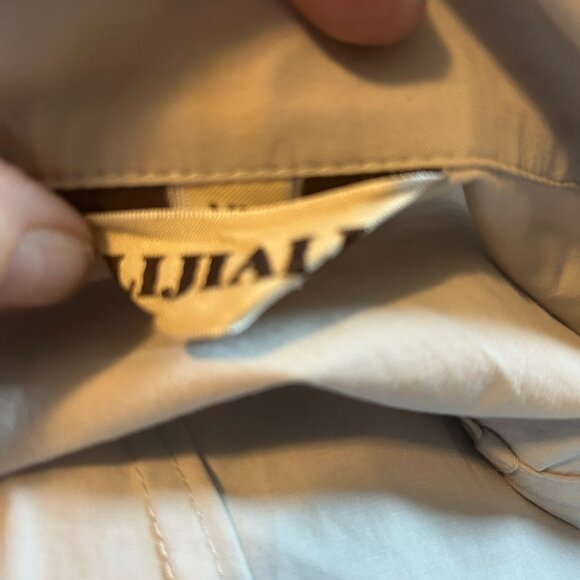 Pale Grey, Very Unique Coat - Picture 9 of 13